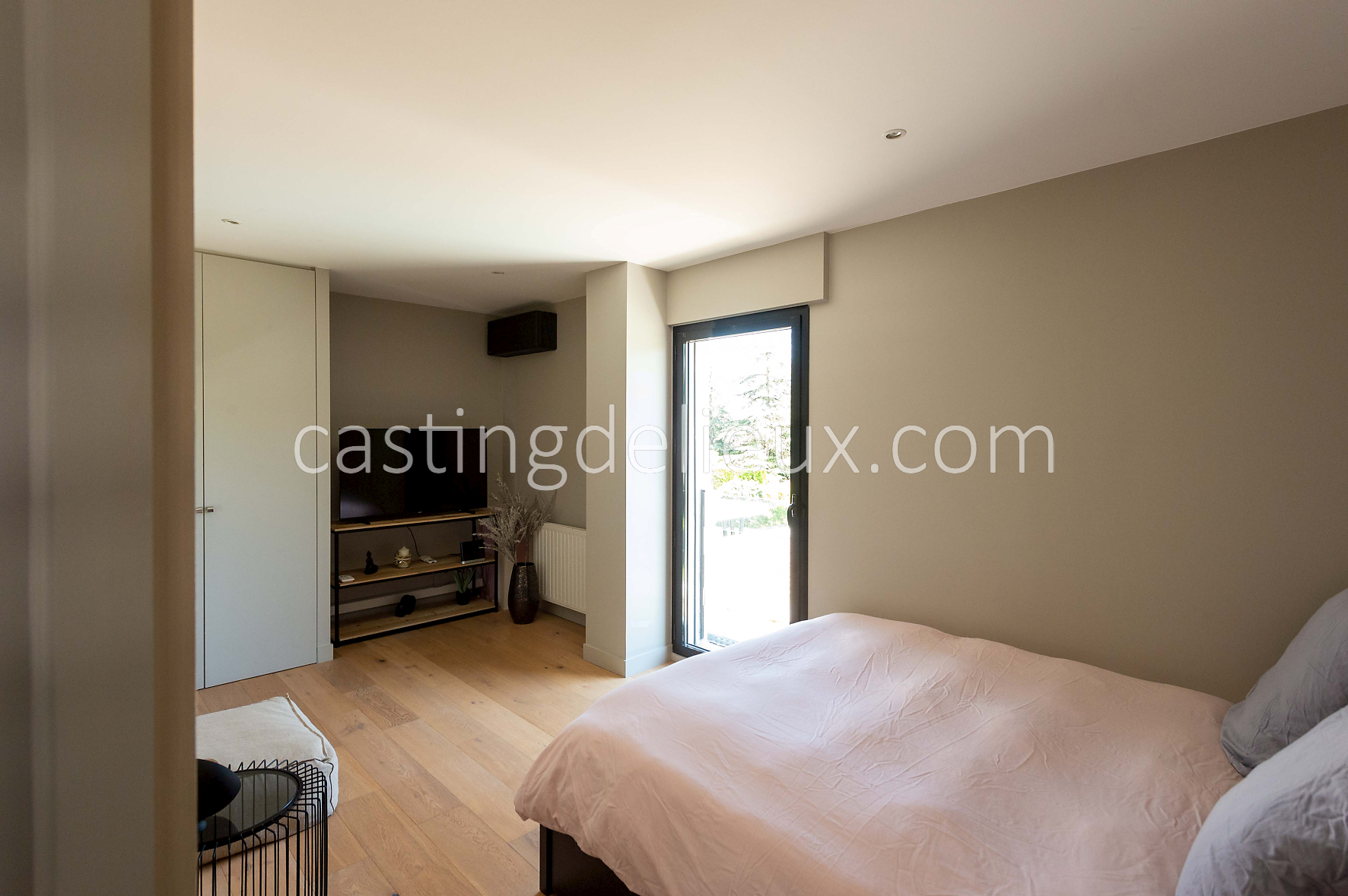 castingdelieux102-FR050-W-