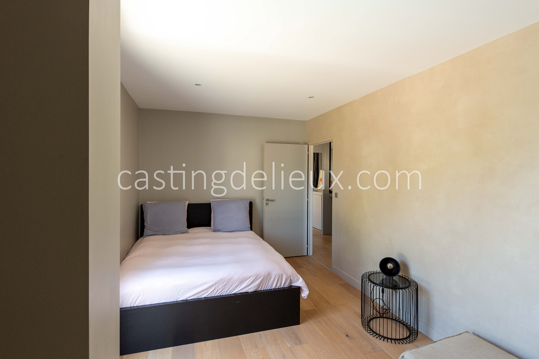 castingdelieux104-FR050-W-