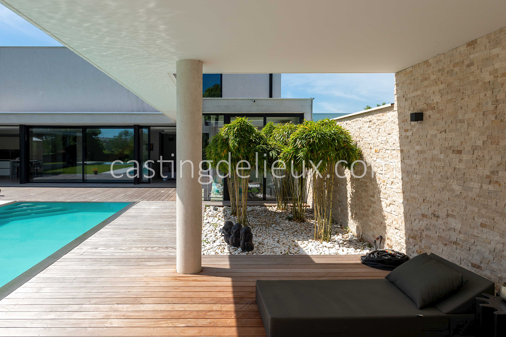 castingdelieux133-FR050-W-