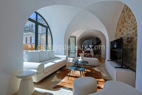 FR069 - Une maison atypique dans le Var