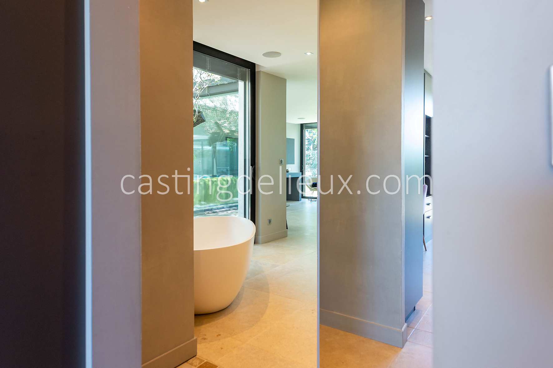 castingdelieux32-FR050-W-