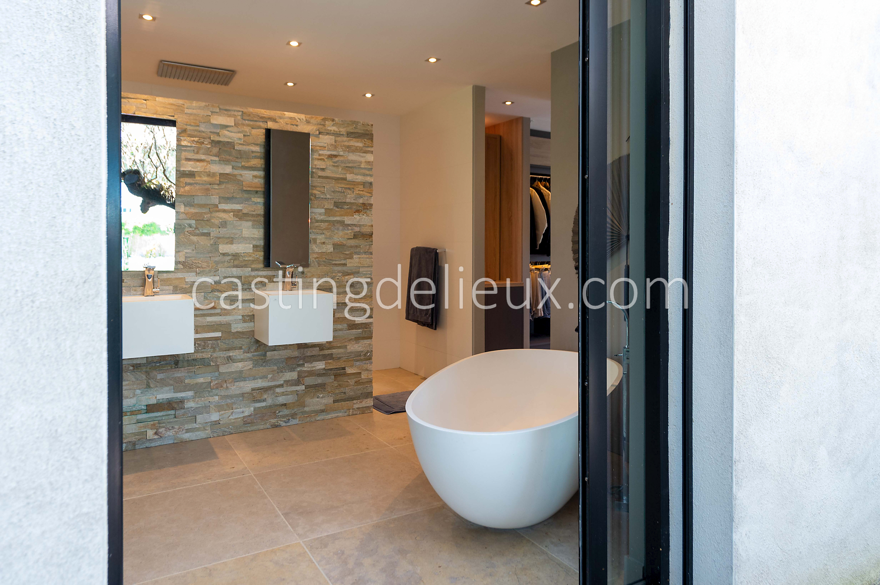 castingdelieux37-FR050-W-