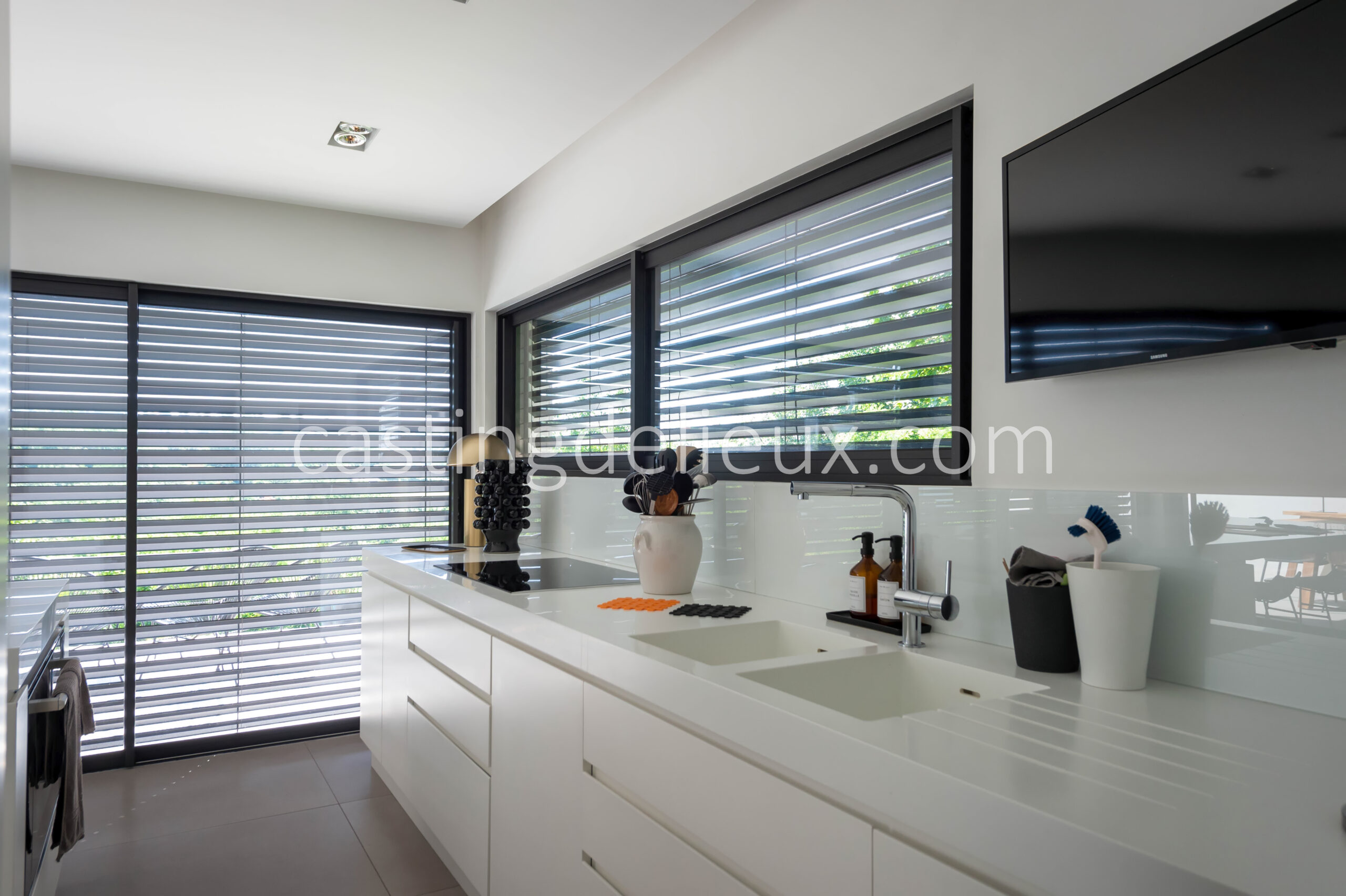 castingdelieux46-FR058-W